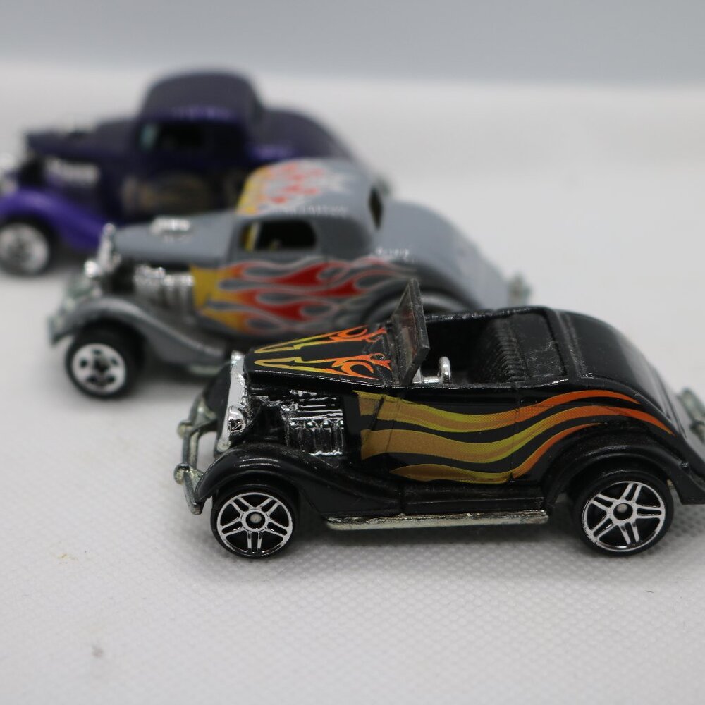 Hot Wheels lot of 3 Ford 1934 roadsters lot of 3 loose 1:64 scale - Picture 2 of 6